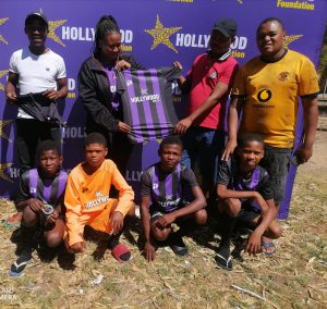 hollywoodfoundation-1. Representatives from Hollywood Foundation and Lemosa Football Club with the contribution minLemosa Football Club receives a soccer sponsorship from the Hollywood Foundation2022/2023 Handovers