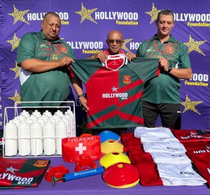 hollywoodfoundation-2. Representatives from Gardens Rugby Football Club with the contribution minGardens Rugby Football Club welcomes a sponsorship from the Hollywood FoundationHollywoodbets iBranch MASTER