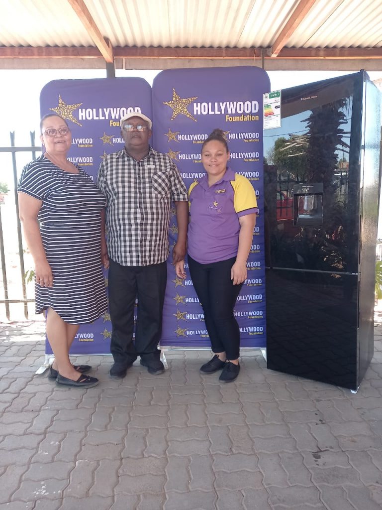 hollywoodfoundation-2. Representatives from Shelter of Hope and Hollywood Foundation with the contribution min 6Auto Draft