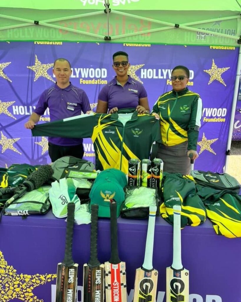 hollywoodfoundation-2. The Hollywood Foundation Team and representatives from Believers Cricket ClubBelievers Cricket Club grateful for a cricket sponsorship from the Hollywood FoundationCricket Sponsorship