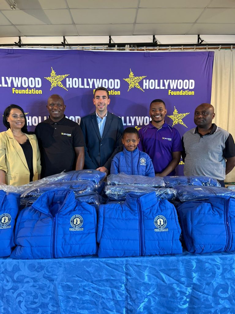 hollywoodfoundation-3. Representatives from Hope School LaLiga and the Hollywood Foundation with the contributionHope School receives hope through the Back to School campaignHollywoodbets iBranch MASTER