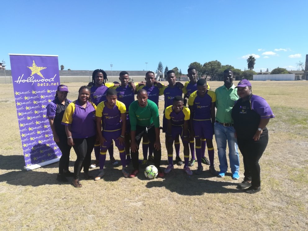Hollywoodbets Montague Gardens players receive new kit from Hollywoodbets Montague Gardens