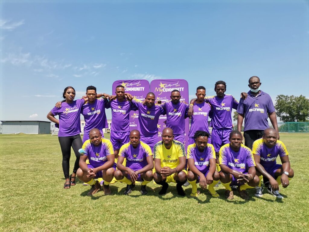 hollywoodfoundation-IMG-20220215-WA0054Hollywood Foundation brought brand-new soccer kits with them Esibayeni FC to use.2021/22 Handovers