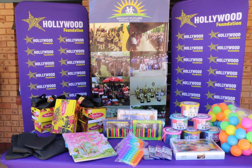 hollywoodfoundation-IMG_3124Back to School – Bright Future Special School2021/22 Handovers