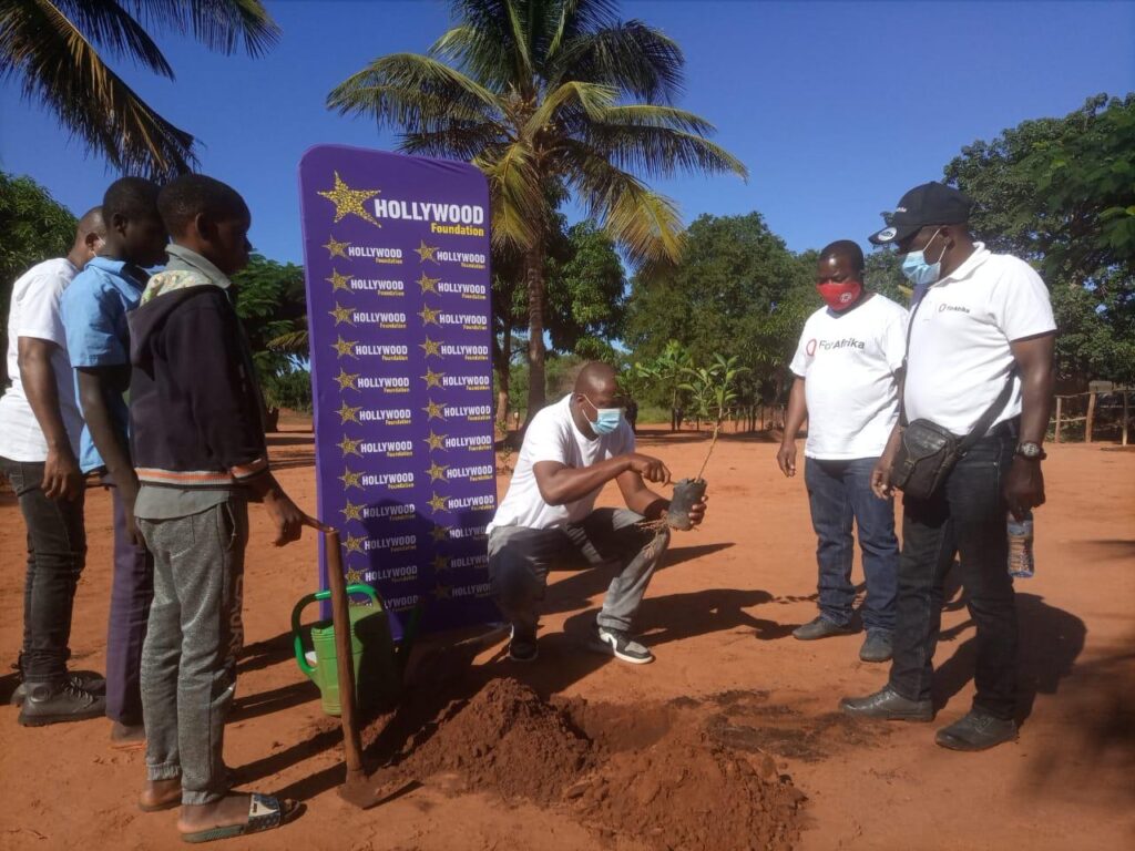 hollywoodfoundation-MicrosoftTeams-image-9-1The Hollywood Foundation joins forces with ForAfrika to support Manuce Primary School in Vilankulos District in Mozambique2022/2023 Handovers
