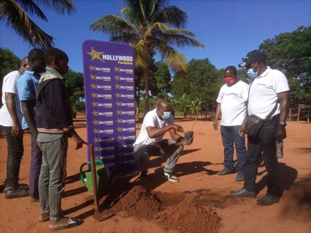 hollywoodfoundation-MicrosoftTeams image 9 1The Hollywood Foundation joins forces with ForAfrika to support Manuce Primary School in Vilankulos District in Mozambique2022/2023 Handovers