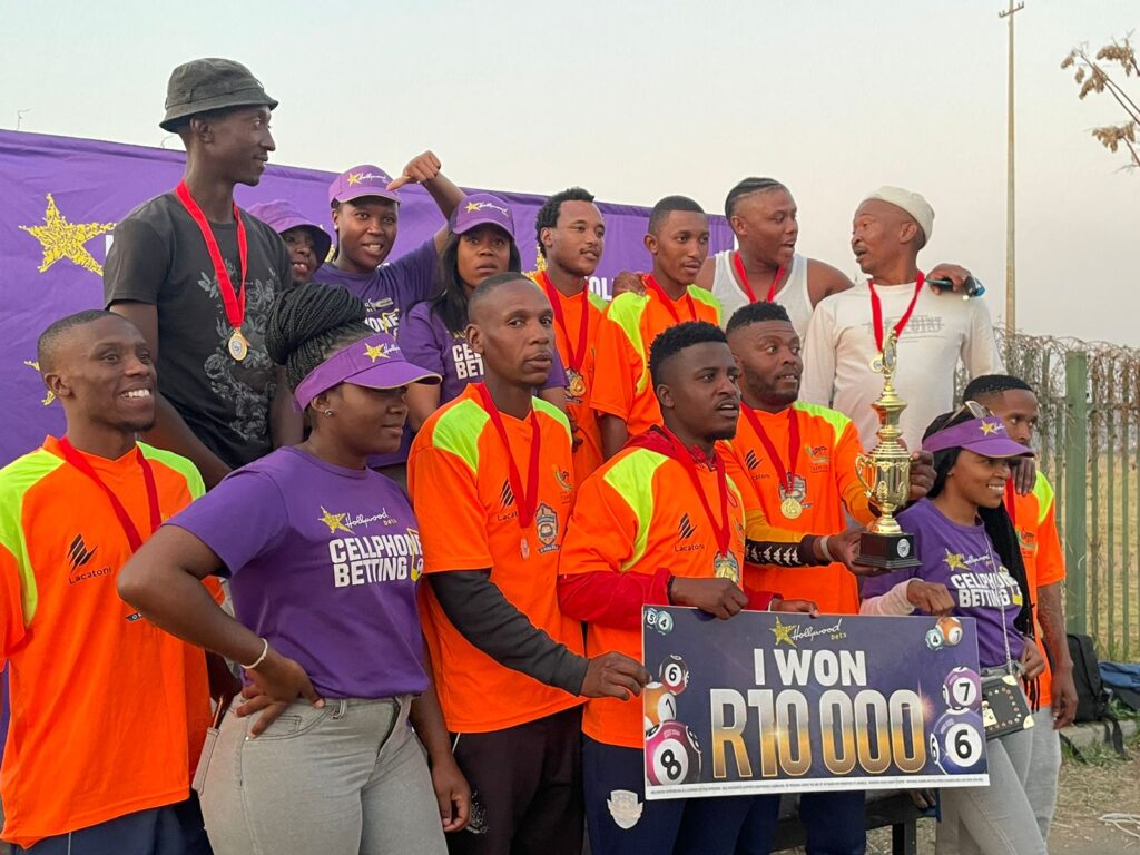 hollywoodfoundation-Players from Field Fans and the Hollywood Foundation TeamSports sponsorship for Field Fans from the Hollywood FoundationHollywoodbets iBranch MASTER
