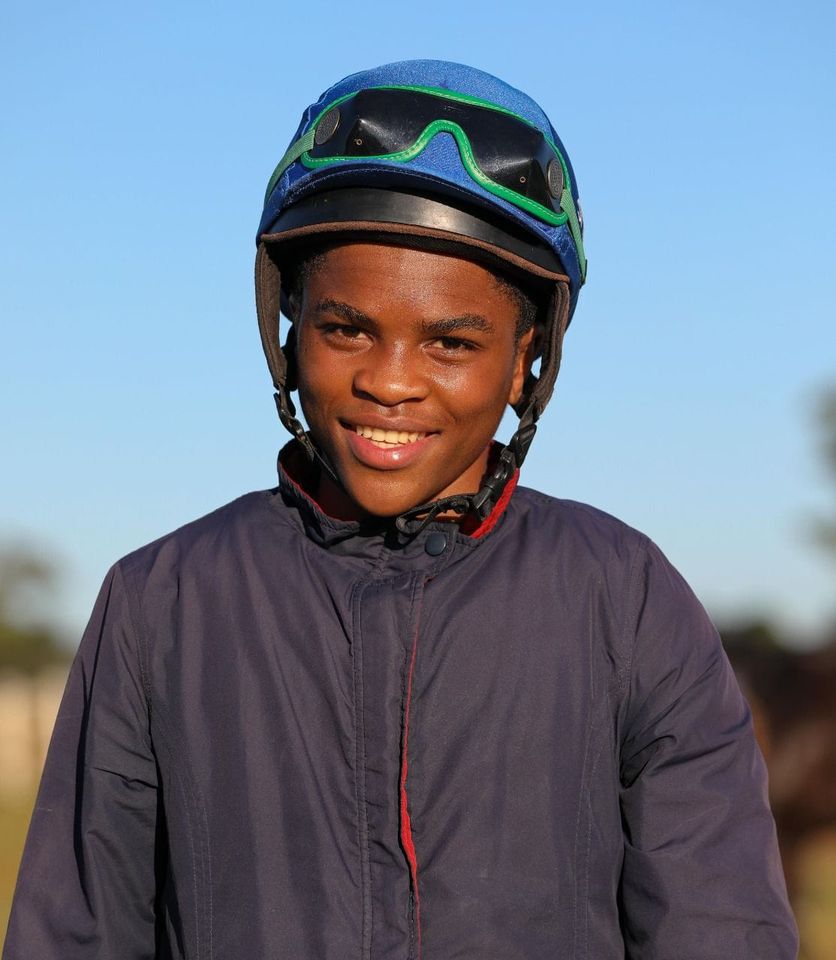 hollywoodfoundation-Siyanda SosiboHis height and weight are his weapons to riding offHollywoodbets iBranch MASTER